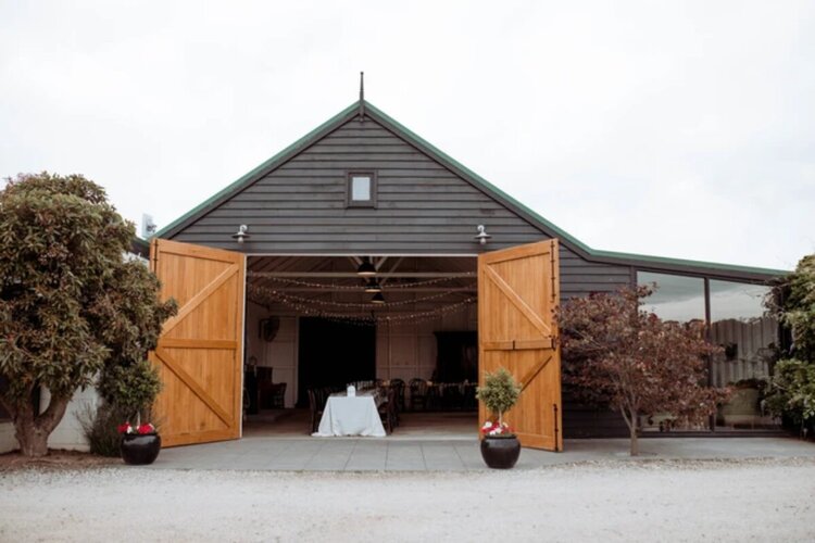 Barn wedding venue Gippsland Homestead Park