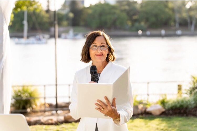 Byron Bay Celebrant Elva Nicholson