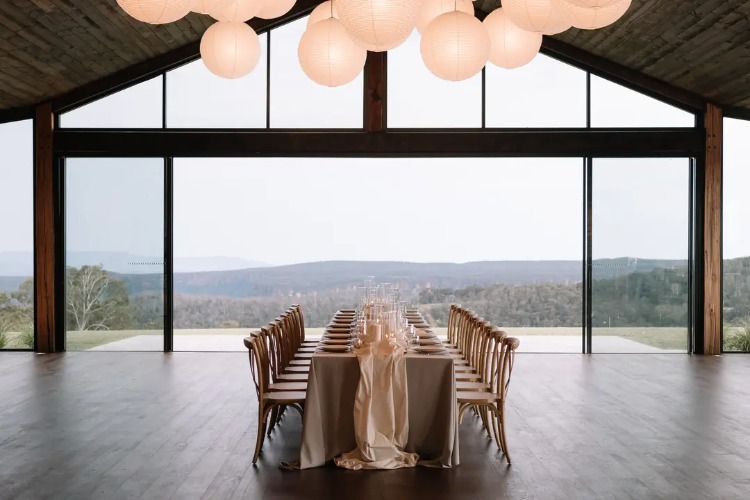 Contemporary wedding venue in Southern Highlands Caoura Cliffs