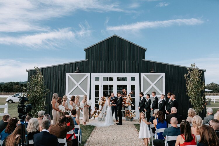 Dark Horse Vineyard Wedding Venue