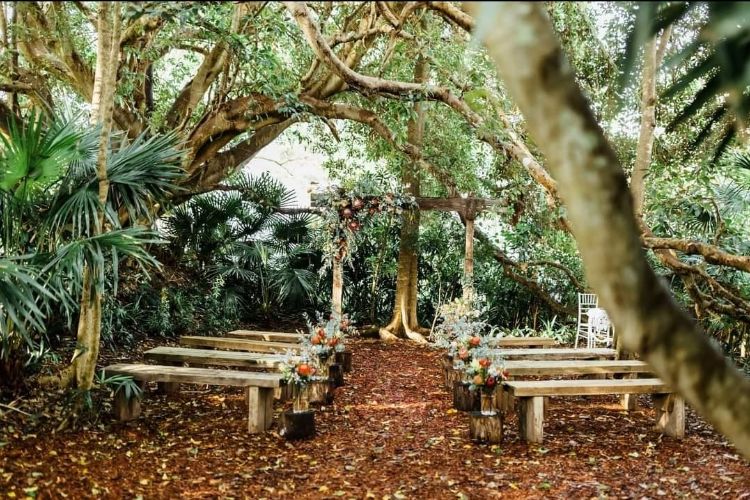 Garden ceremony Venue Tanilba House