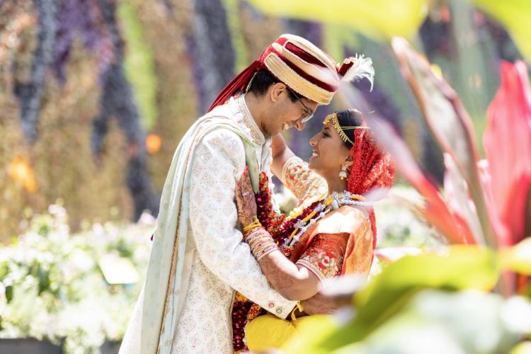 Indian wedding photo and video in Royal Botanic Gardens by Riss Productions