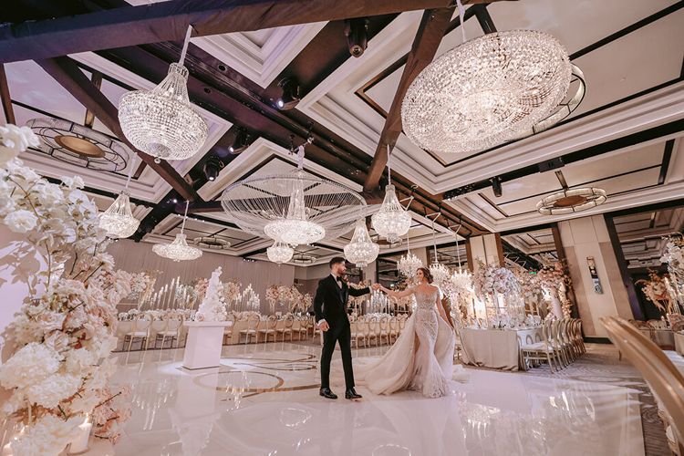 Luxury wedding venue in Sydney Harbour's Four Seasons Hotel ballroom 