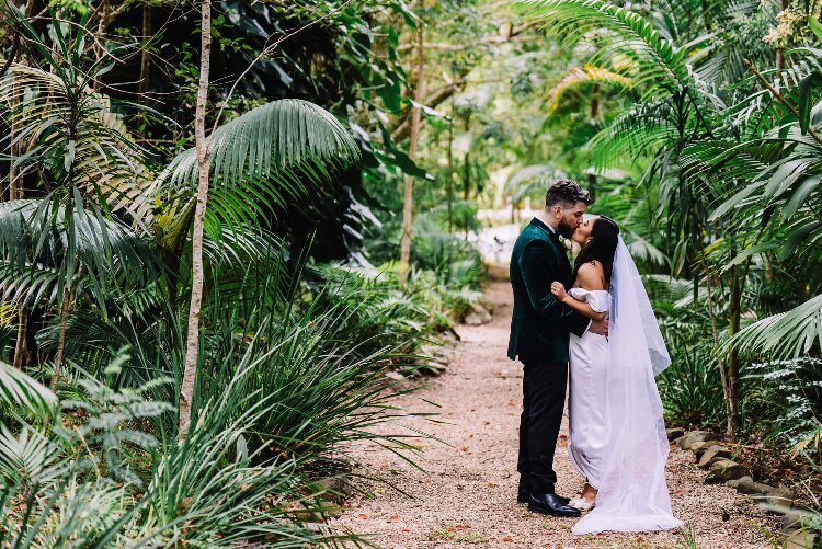 New Black Wedding Photography Studio