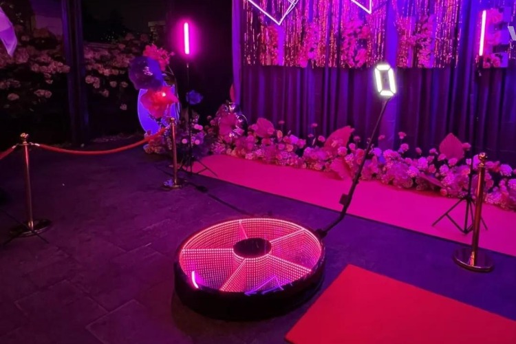 Premium 360 photobooth hire available on the Central Coast