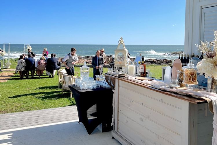 White mobile bar hire from Bespoke Buffet in Sydney's Eastern Suburbs