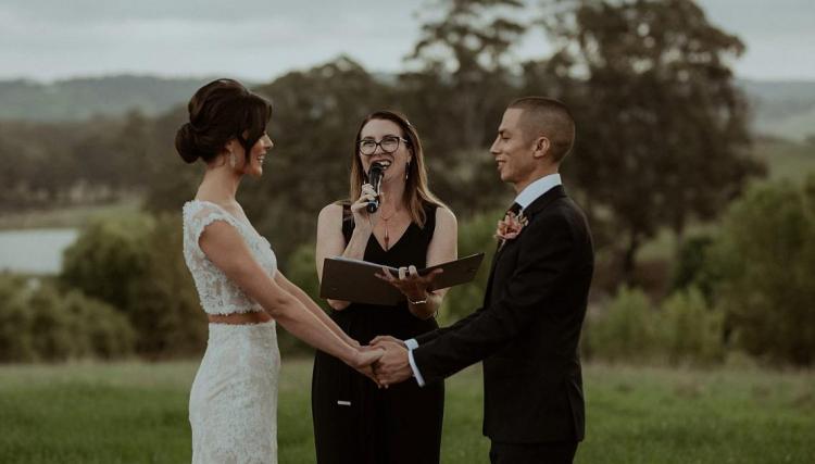 Illawarra Marriage Celebrant Nina De Borde