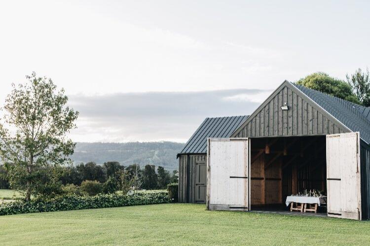 Barn wedding venue Linneaus Farm