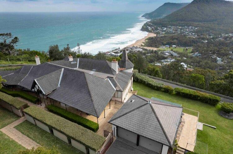Elopement venue overlooking the ocean in Stanwell Park NSW