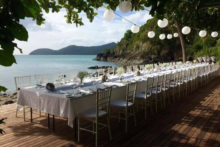 Outdoor wedding space Daydream Island