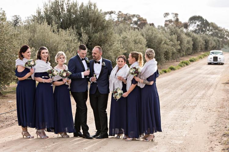 Same sex wedding venue in Wagga Wagga - Cottontail Wines