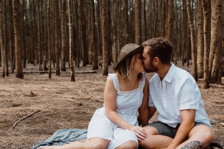 engagement photographer berkeley vale